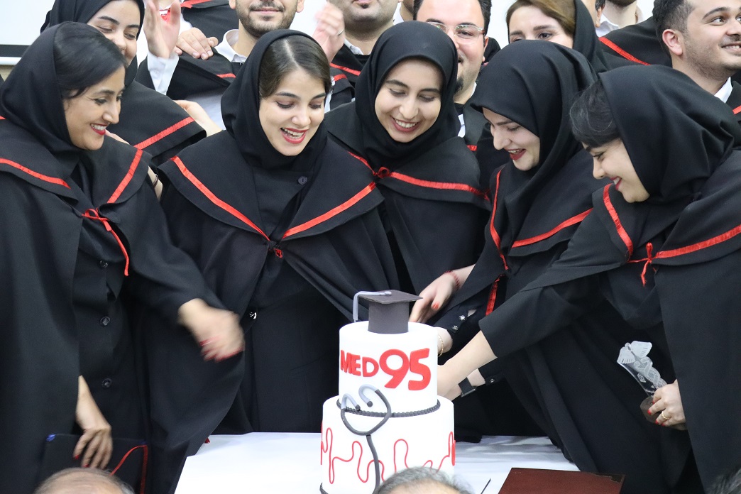 جشن  دانش اموختگی دانشجویان پزشکی ورودی 952
